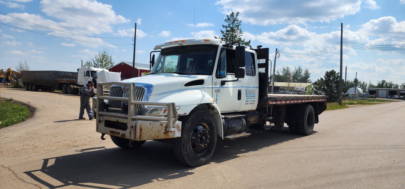 2007 International Sleeper Flatbed Truck