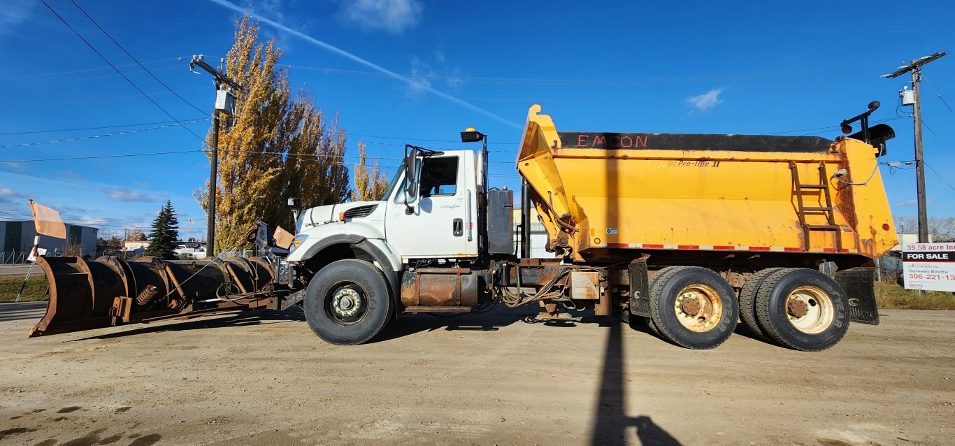 2009 International Workstar 7500 T/A Plow Dump Truck