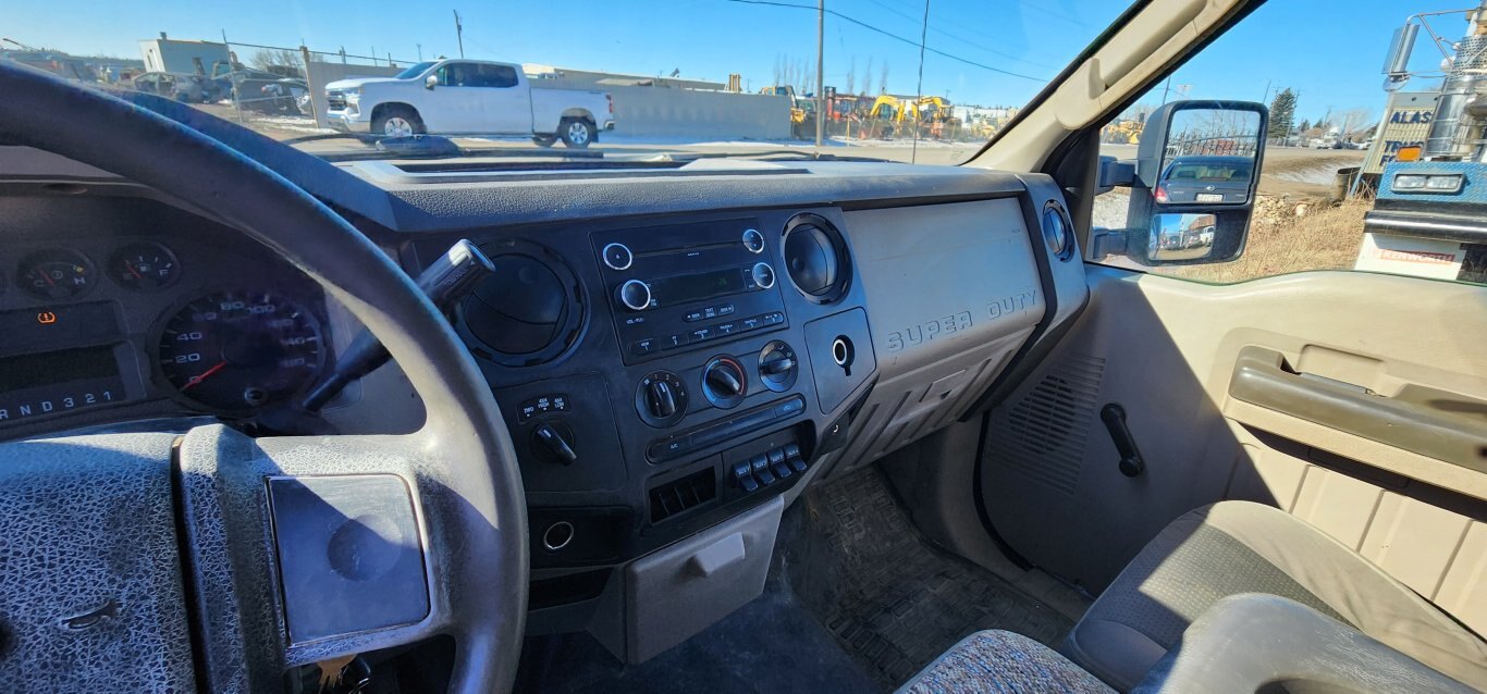 2009 Ford F350 Super Duty S/A Deck Truck