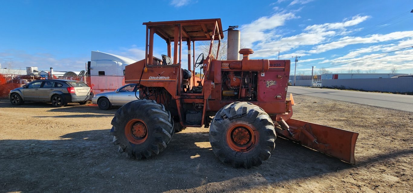 1980 Ditchwitch R100 4x4 Trencher