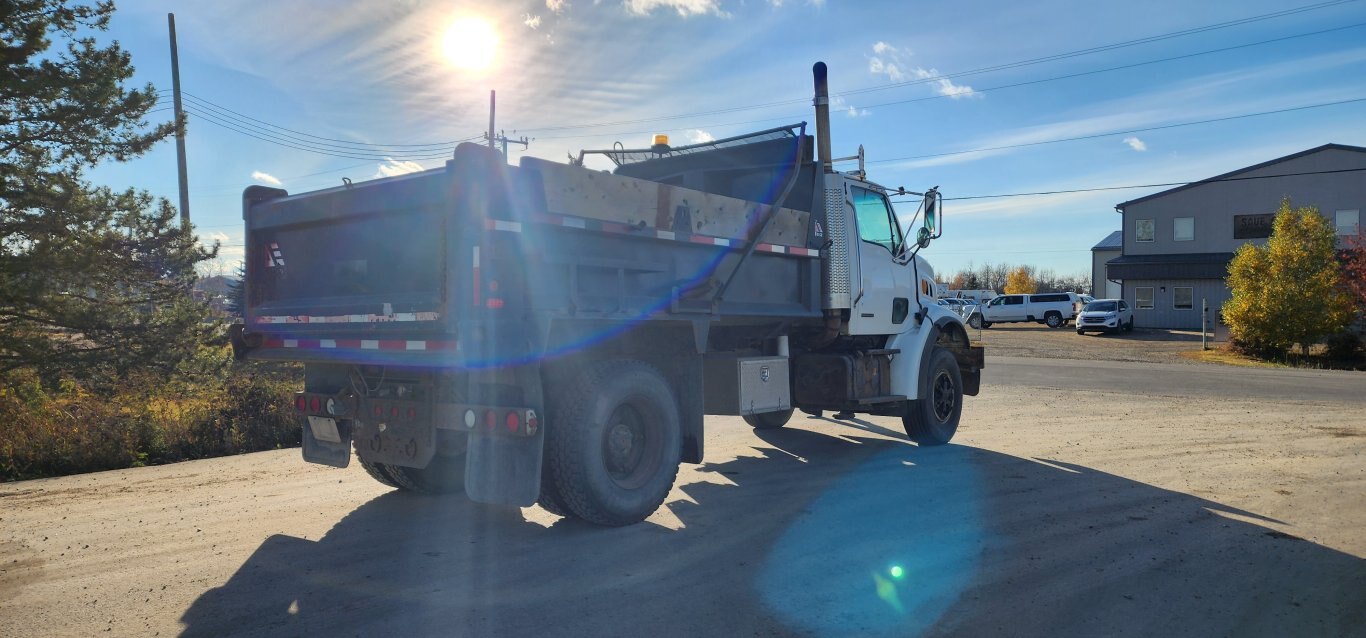 2004 Sterling L7500 Series S/A Dump Truck