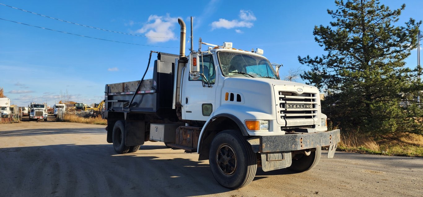 2004 Sterling L7500 Series S/A Dump Truck