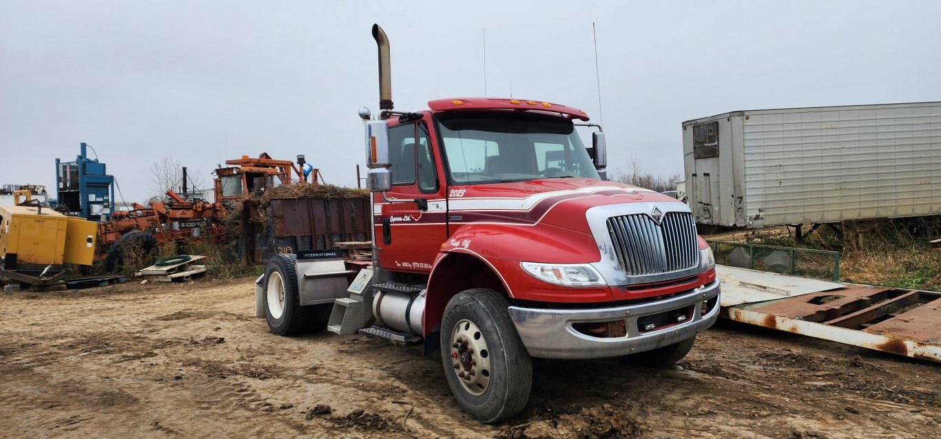 2008 International 8500 S/A Cab and Chassis