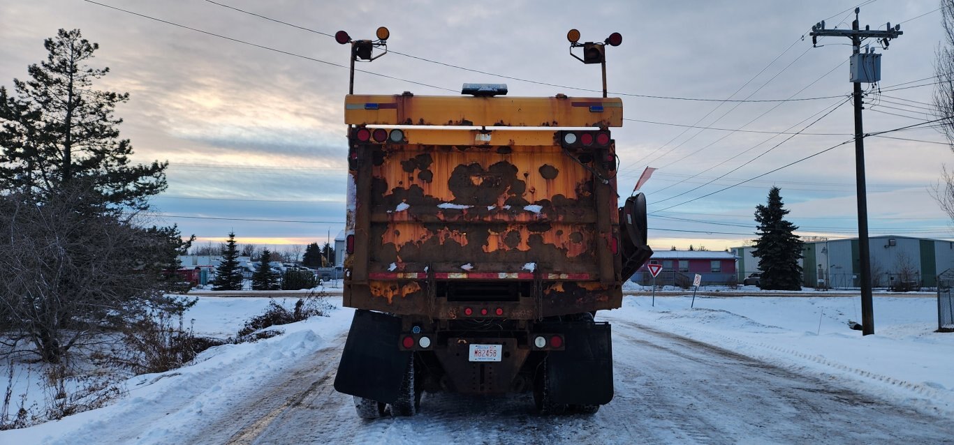 2009 International WorkStar 7600 T/A Sander / Plow Dump Truck