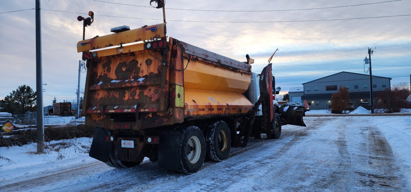 2009 International WorkStar 7600 T/A Sander / Plow Dump Truck