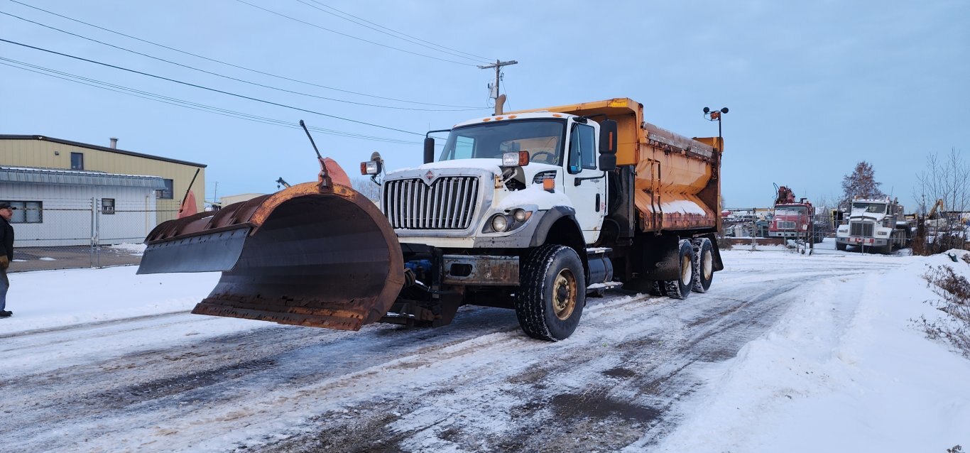 2009 International WorkStar 7600 T/A Sander / Plow Dump Truck