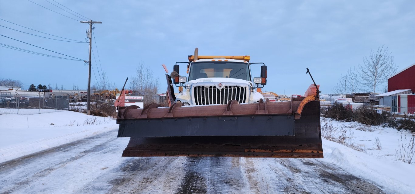 2009 International WorkStar 7600 T/A Sander / Plow Dump Truck