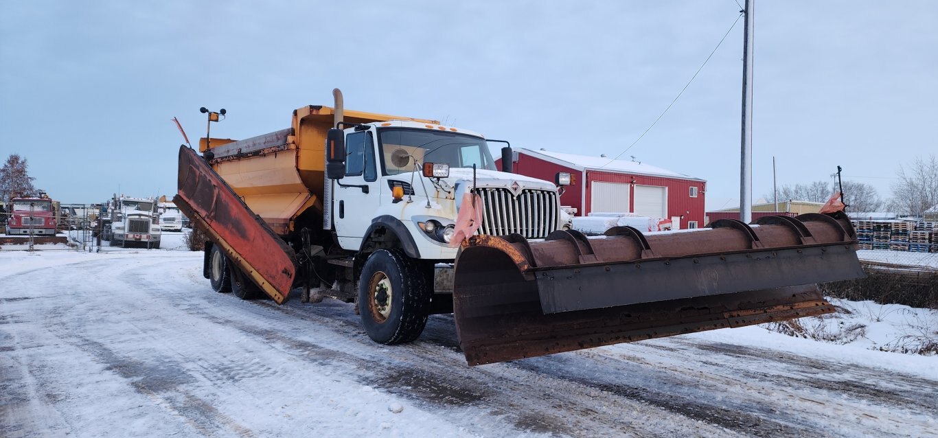 2009 International WorkStar 7600 T/A Sander / Plow Dump Truck