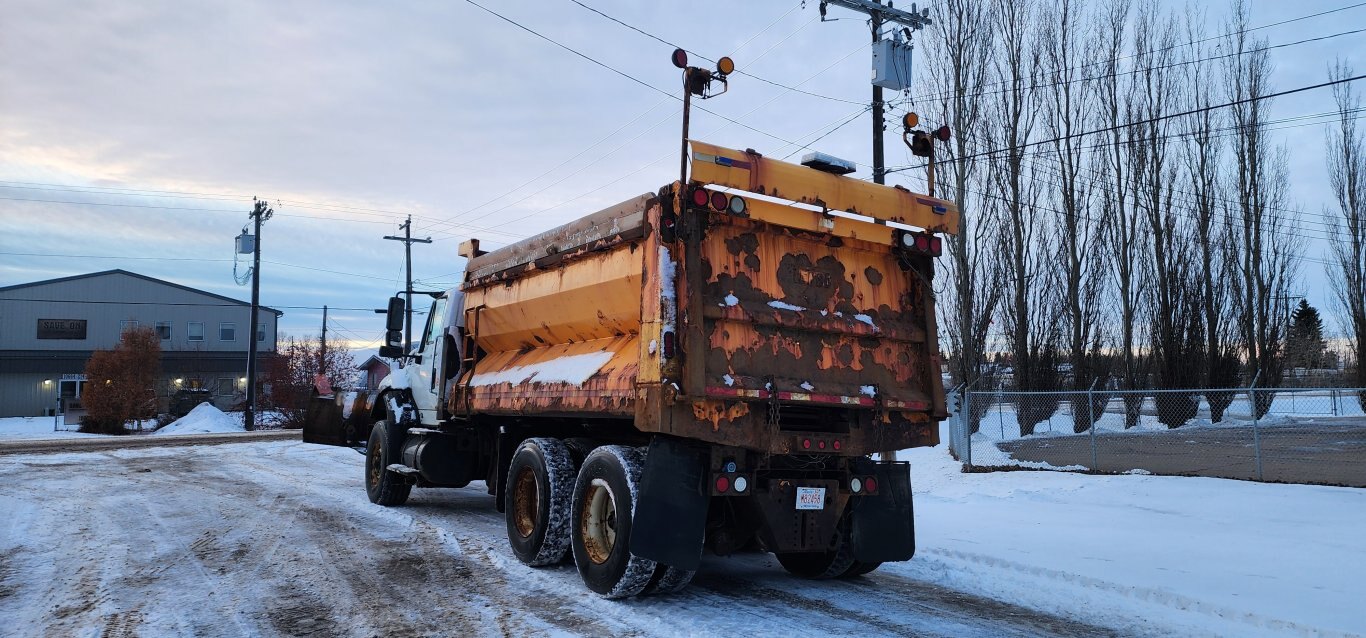 2009 International WorkStar 7600 T/A Sander / Plow Dump Truck