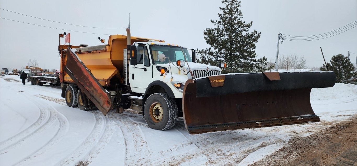 2009 International WorkStar 7600 T/A Sander / Plow Dump Truck