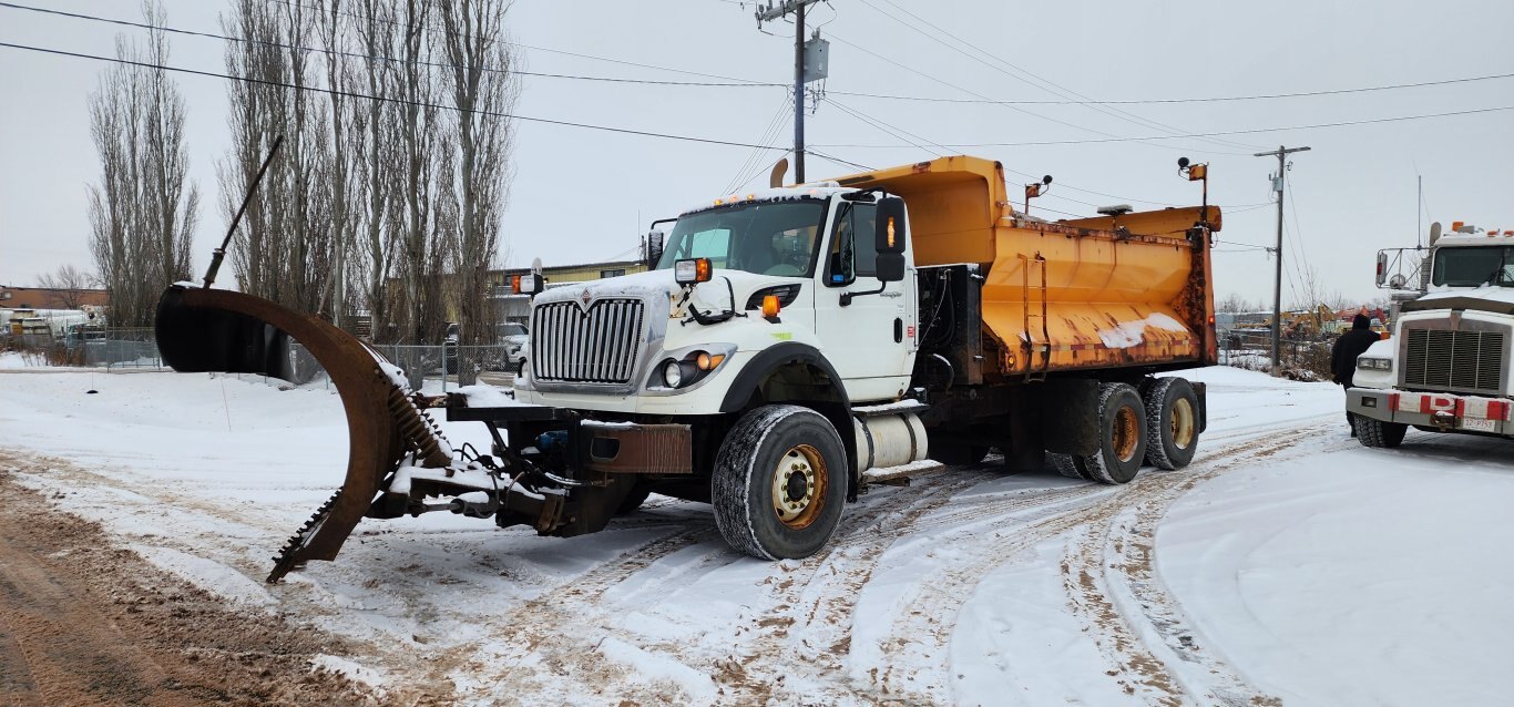 2009 International WorkStar 7600 T/A Sander / Plow Dump Truck