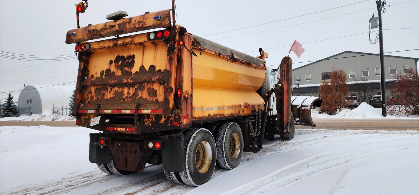 2009 International WorkStar 7600 T/A Sander / Plow Dump Truck