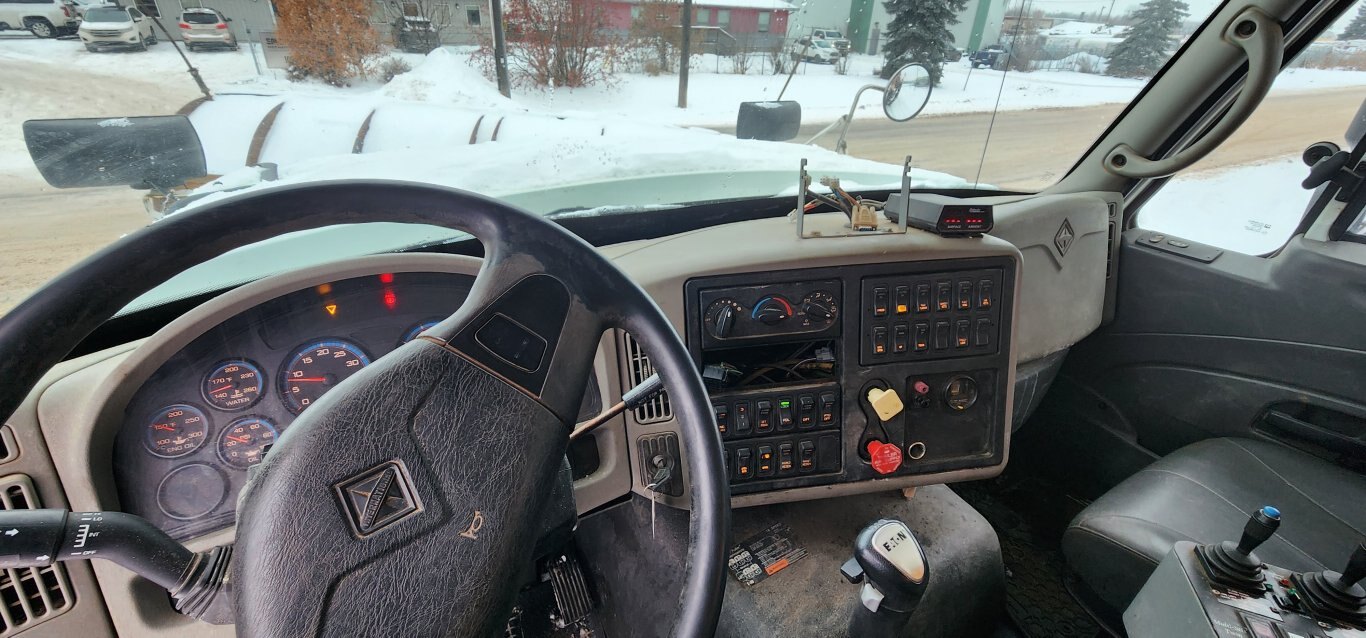 2009 International WorkStar 7600 T/A Sander / Plow Dump Truck