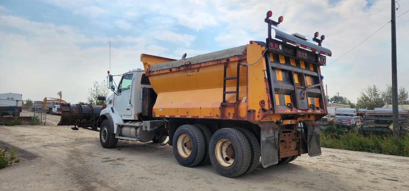 2009 Sterling L8500 T/A Snow Plow Truck