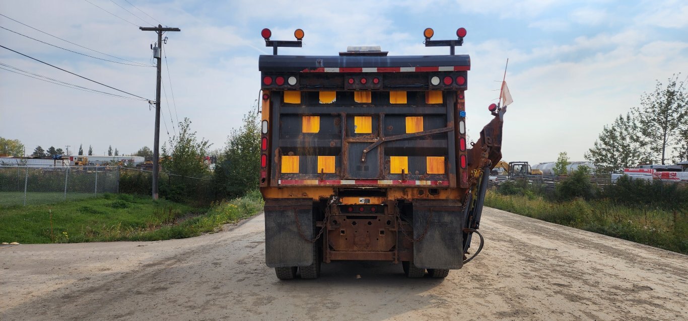 2009 Sterling L8500 T/A Snow Plow Truck