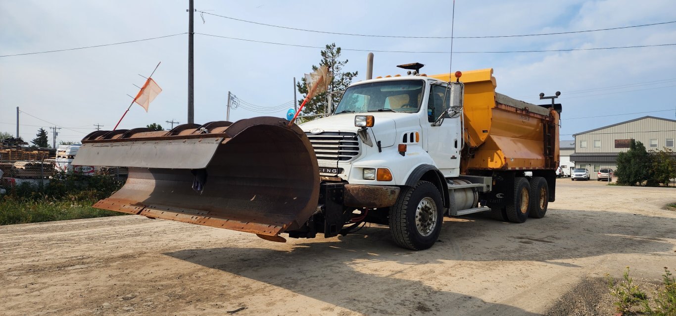 2009 Sterling L8500 T/A Snow Plow Truck