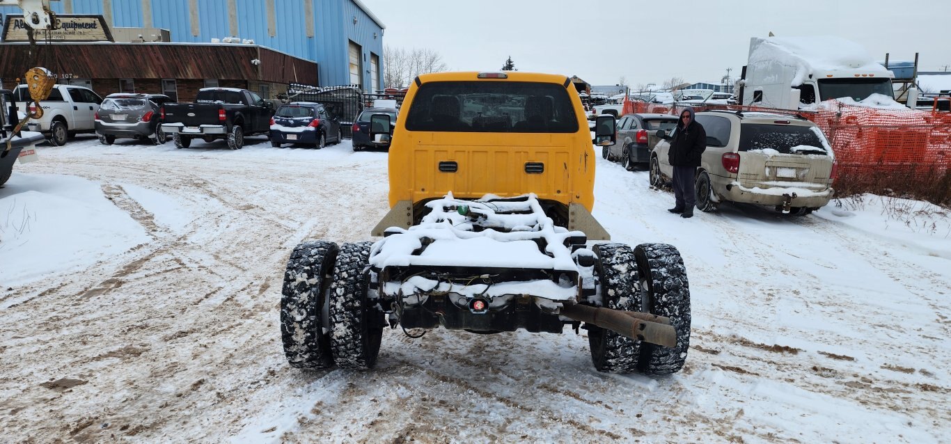 2011 Ford F 550 Super Duty 4x4 S/A Cab and Chassis