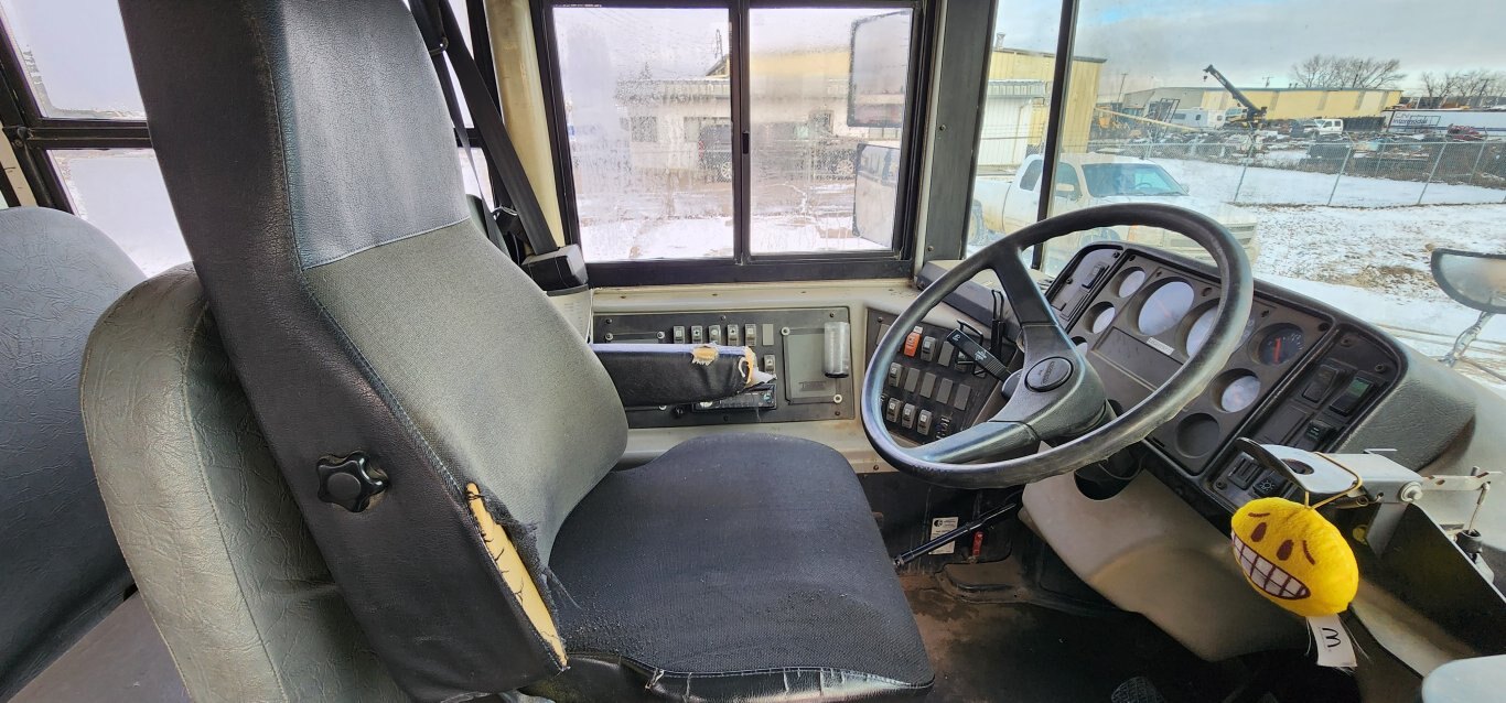 2003 Freightliner Thomas 66 Passenger Bus