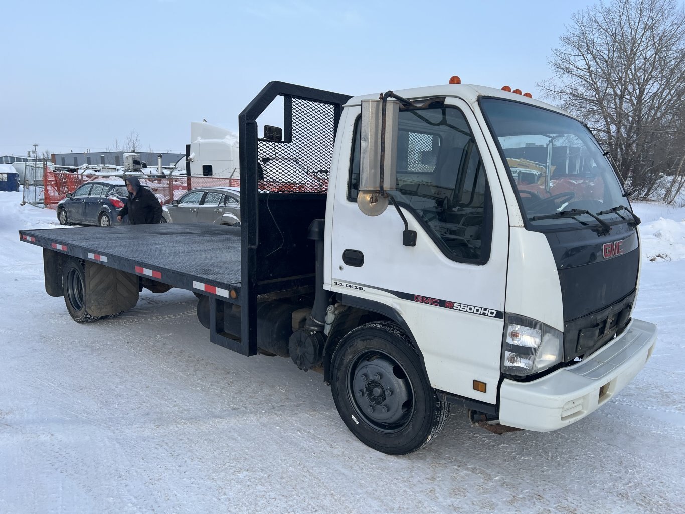 2006 GMC W5500 S/A Deck Truck