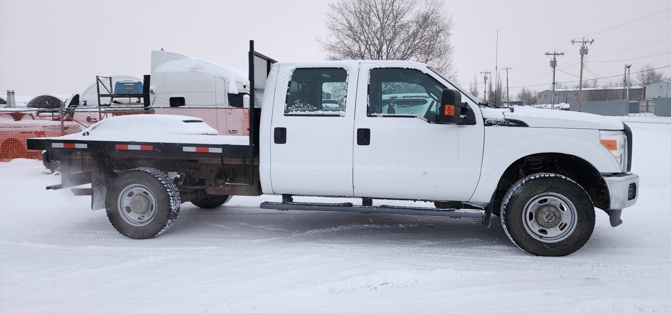 2015 Ford F 350 Super Duty S/A Deck Truck