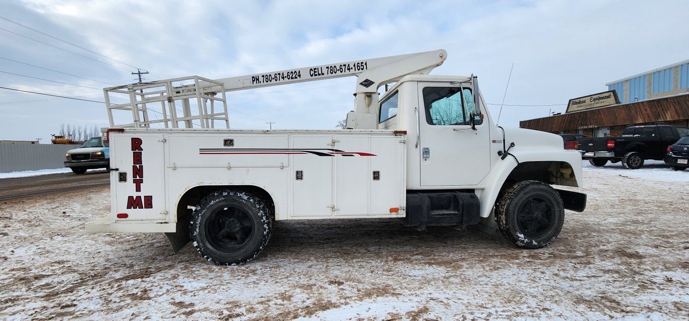 1979 International 1724 Bucket Truck