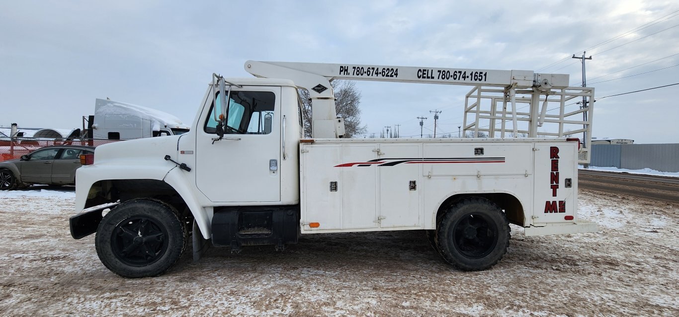 1979 International 1724 Bucket Truck