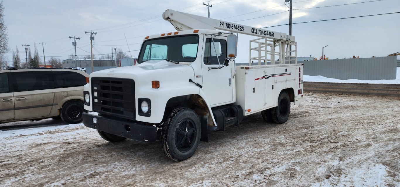 1979 International 1724 Bucket Truck