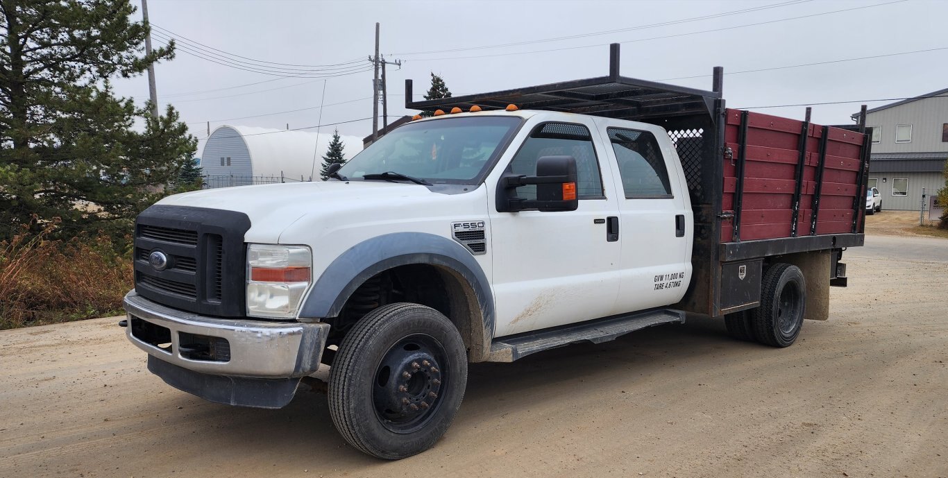 2008 Ford F 550 XLT Crew Cab Flatbed Truck