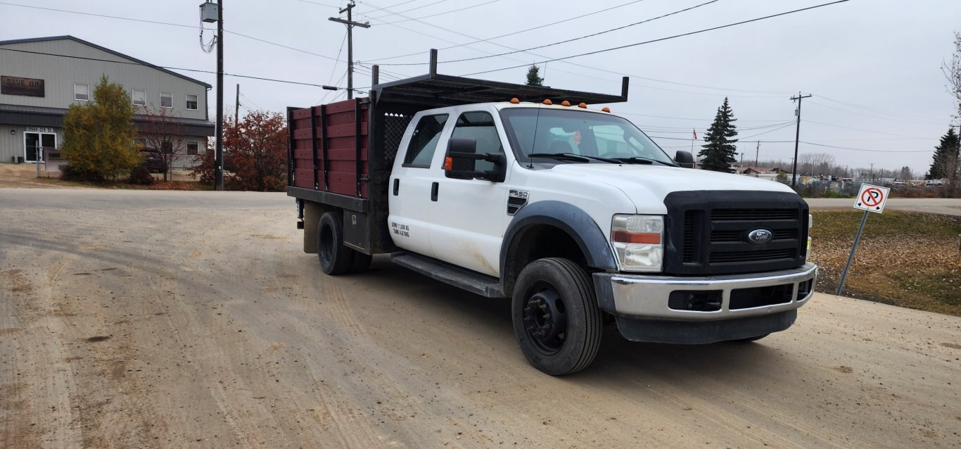 2008 Ford F 550 XLT Crew Cab Flatbed Truck