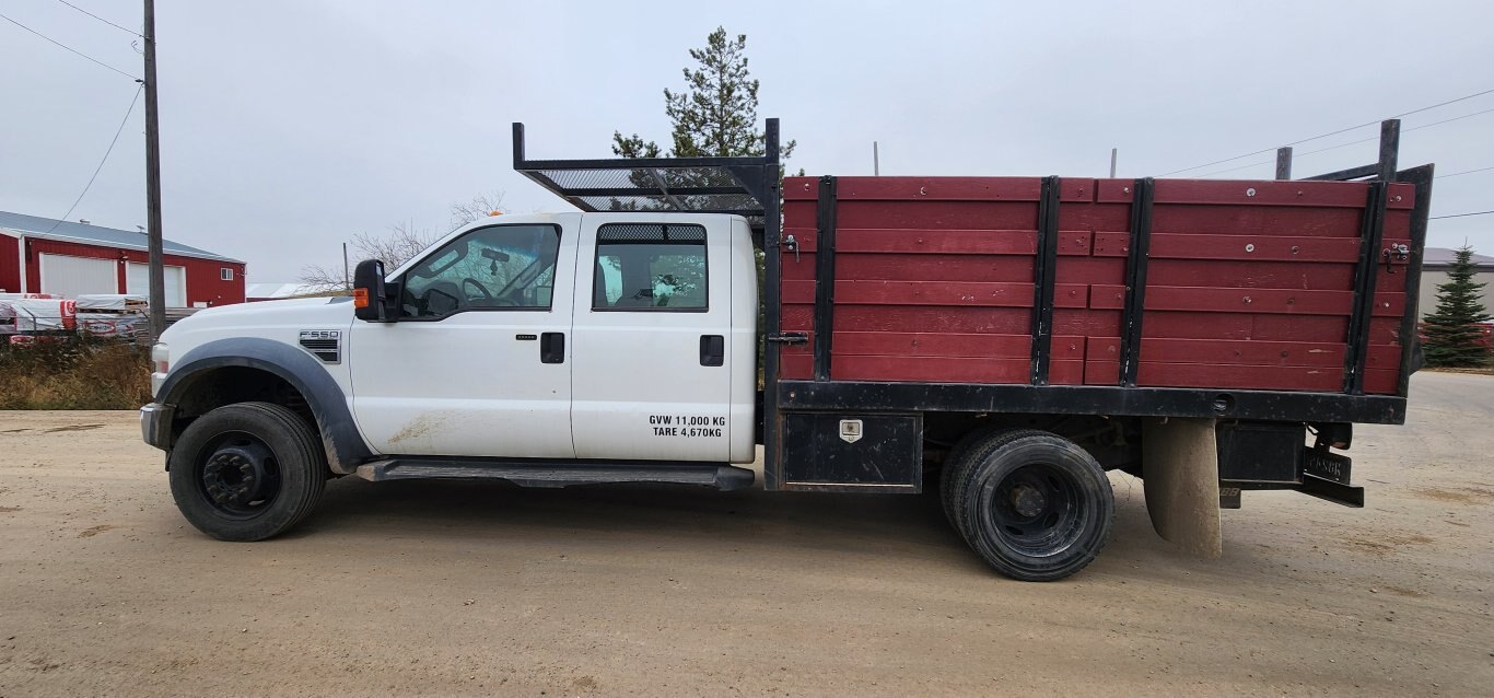 2008 Ford F 550 XLT Crew Cab Flatbed Truck