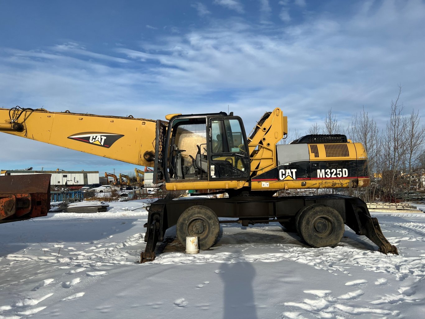 2006 Cat M325D Wheel Material Handler