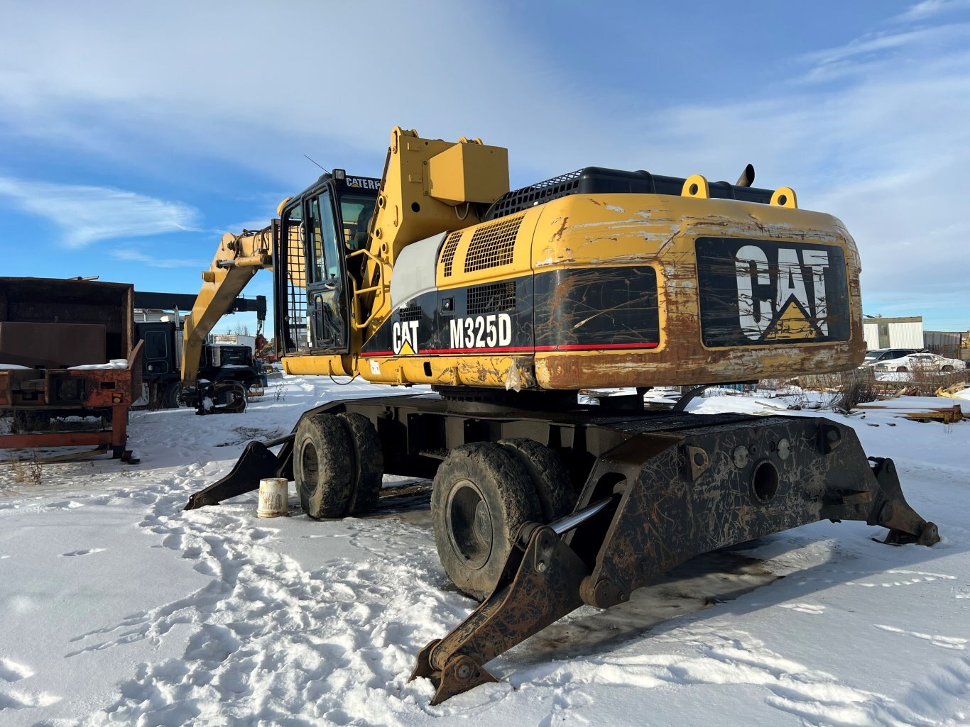 2006 Cat M325D Wheel Material Handler
