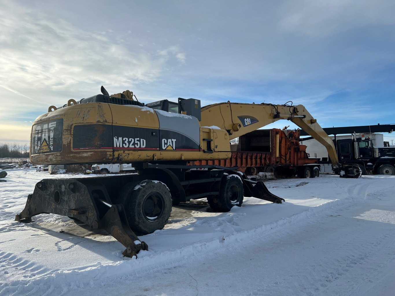 2006 Cat M325D Wheel Material Handler