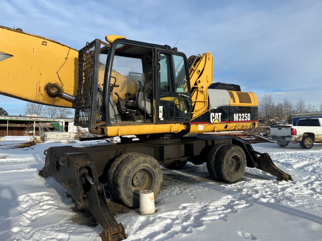 2006 Cat M325D Wheel Material Handler