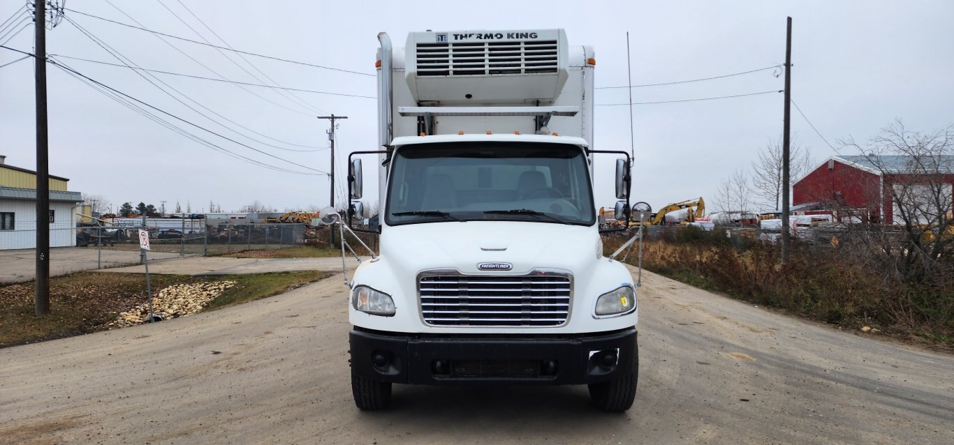 2005 Freightliner M2 106 T/A Refigerated Truck