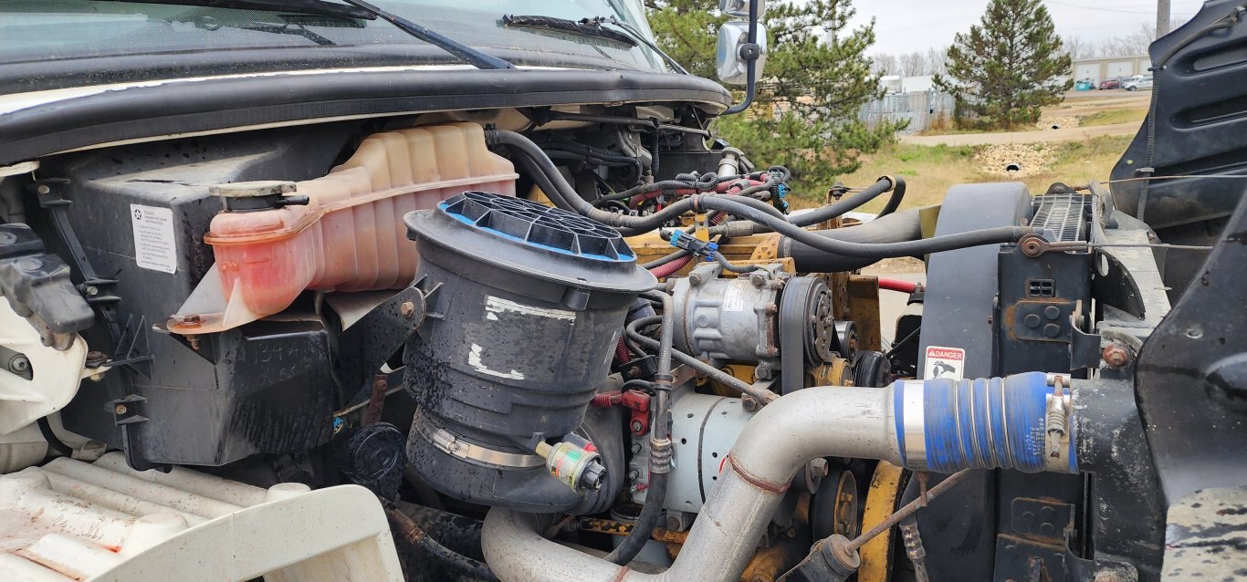 2005 Freightliner M2 106 T/A Refigerated Truck