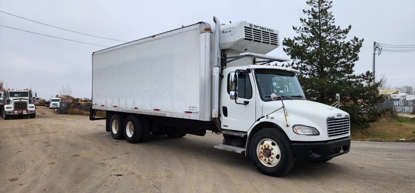 2005 Freightliner M2 106 T/A Refigerated Truck