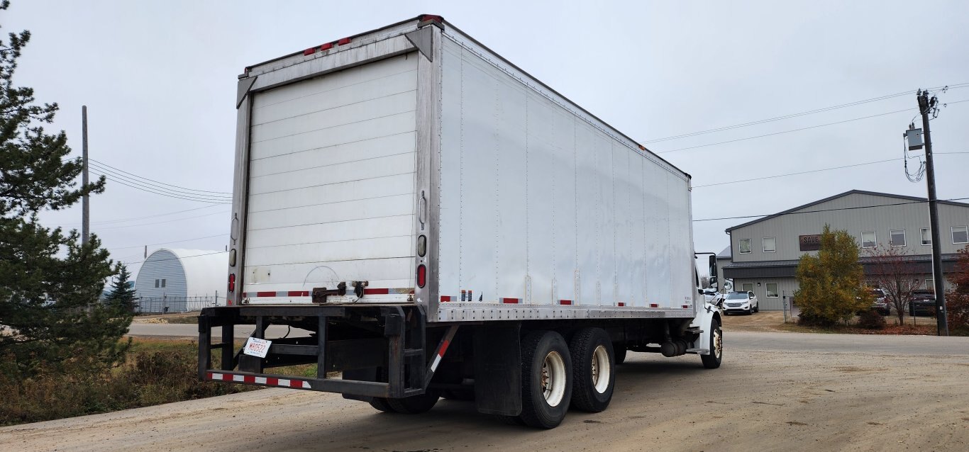 2005 Freightliner M2 106 T/A Refigerated Truck