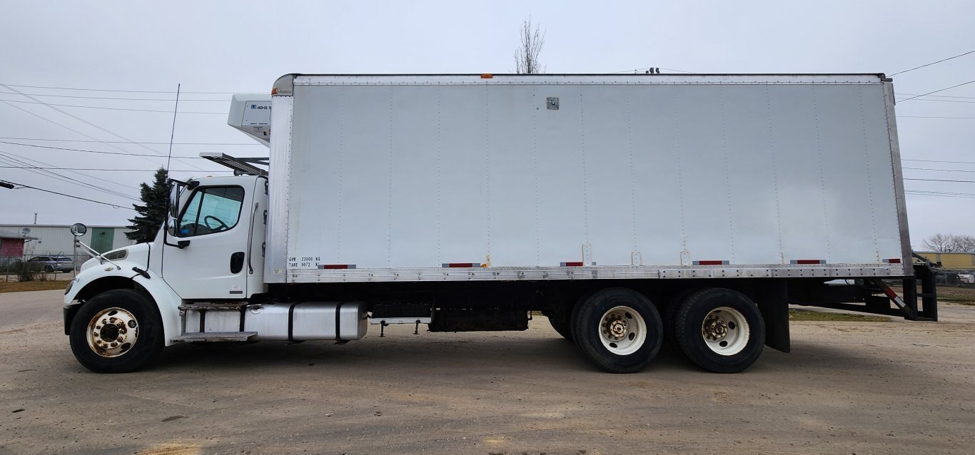 2005 Freightliner M2 106 T/A Refigerated Truck