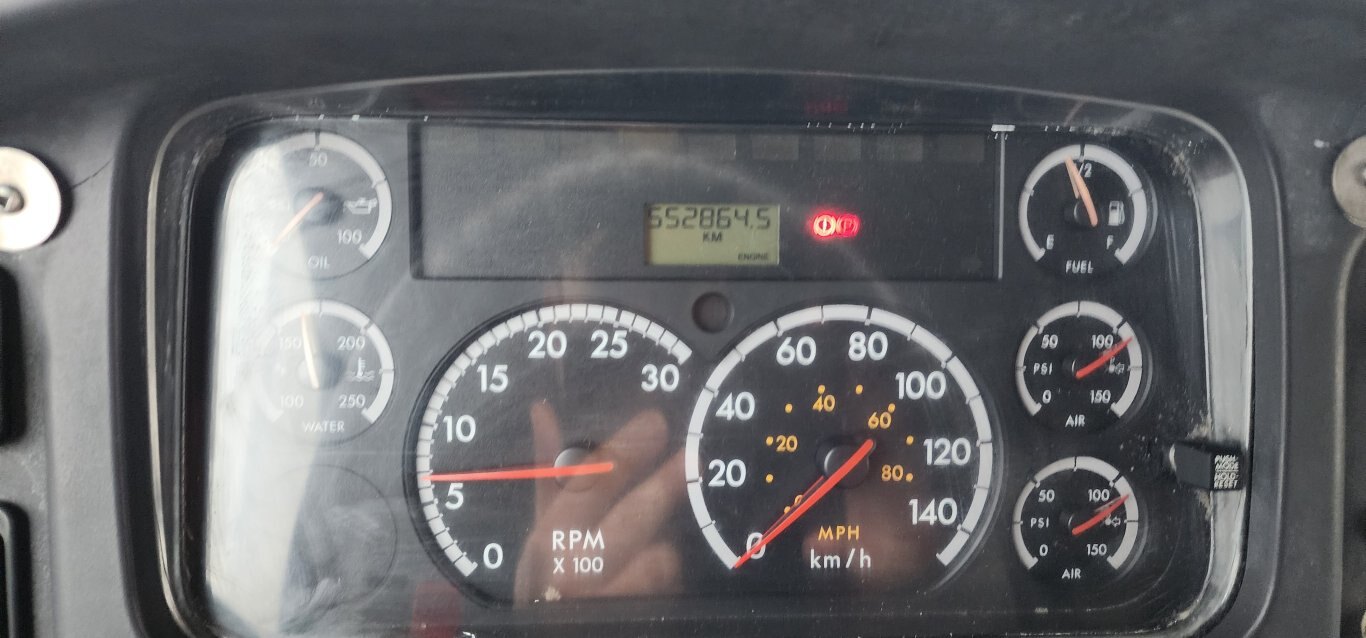 2005 Freightliner M2 106 T/A Refigerated Truck