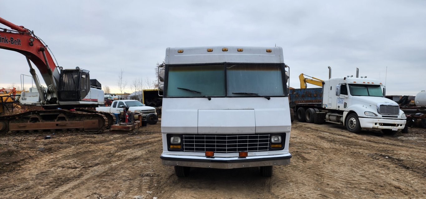 1984 Chevrolet P30 Winnebago Motor Home Office Conversion