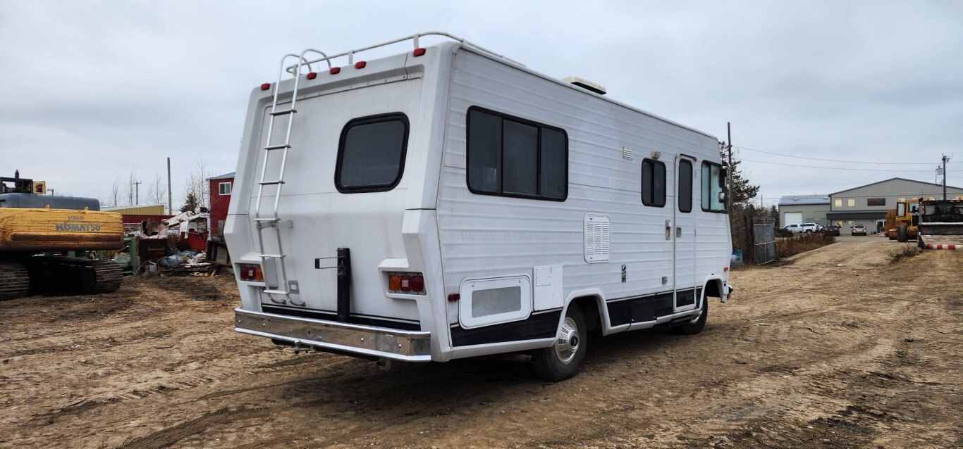 1984 Chevrolet P30 Winnebago Motor Home Office Conversion