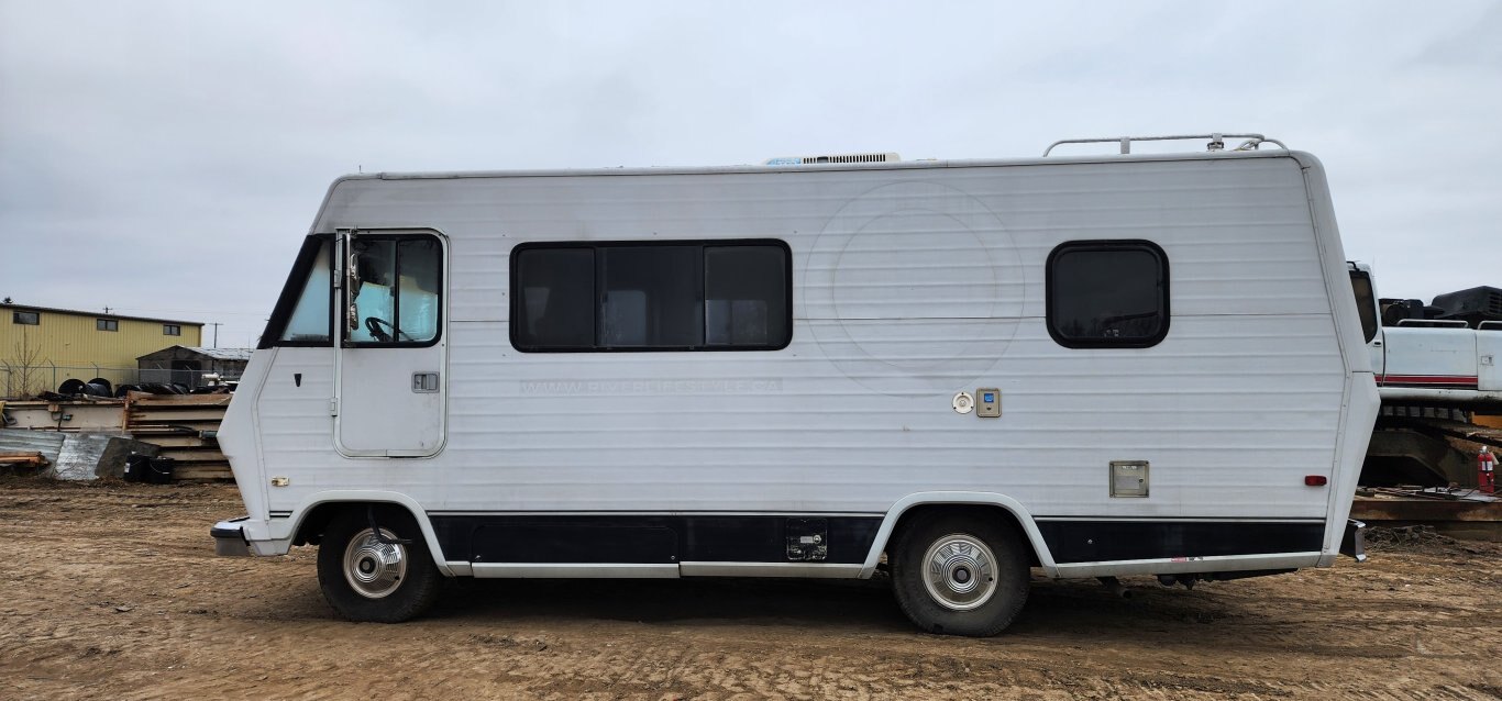 1984 Chevrolet P30 Winnebago Motor Home Office Conversion