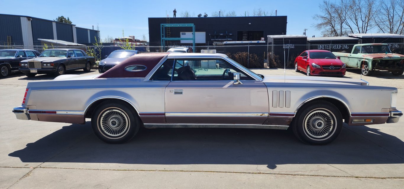 1979 Lincoln Continental 2 Door car