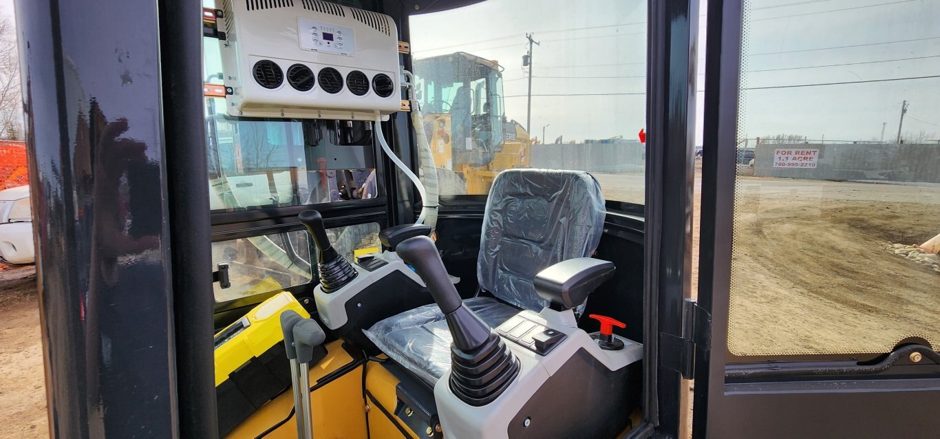 2024 AGT QK18RXS C Mini Excavator