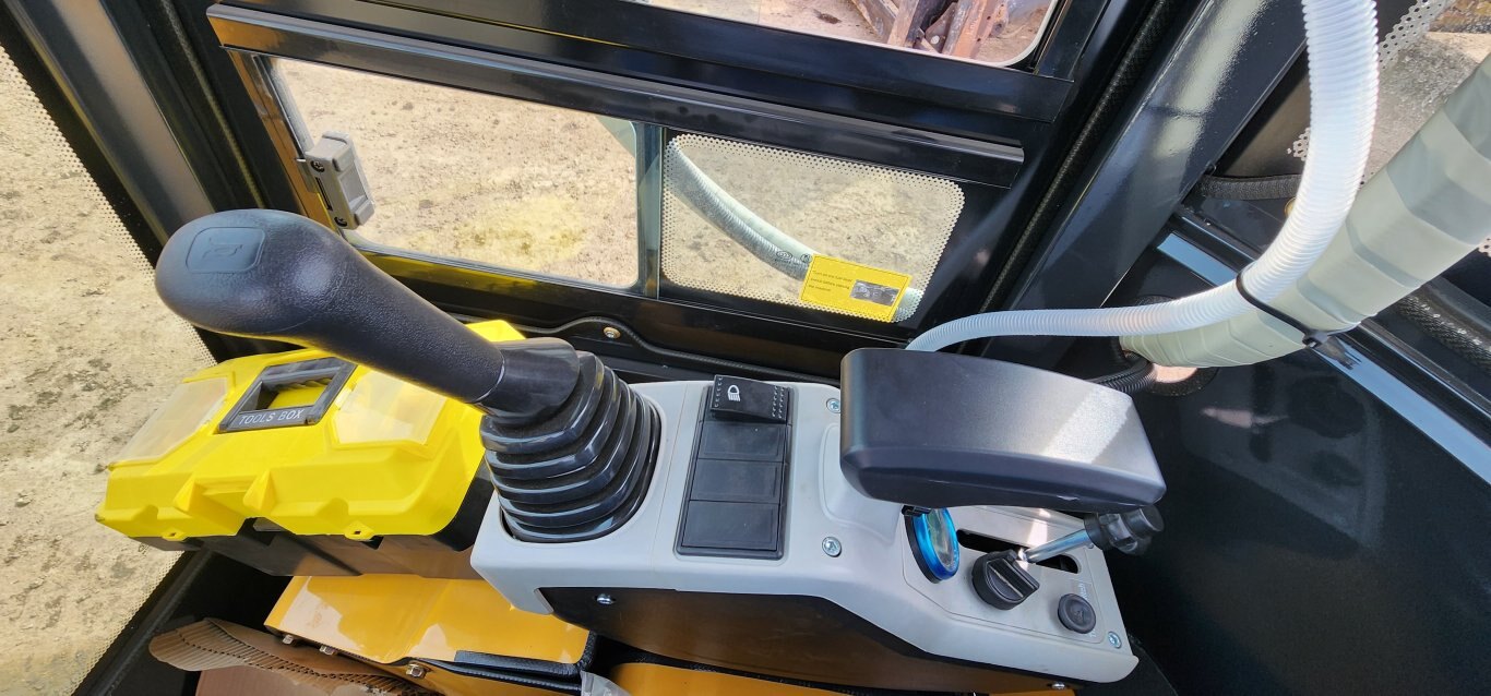 2024 AGT QK18RXS C Mini Excavator