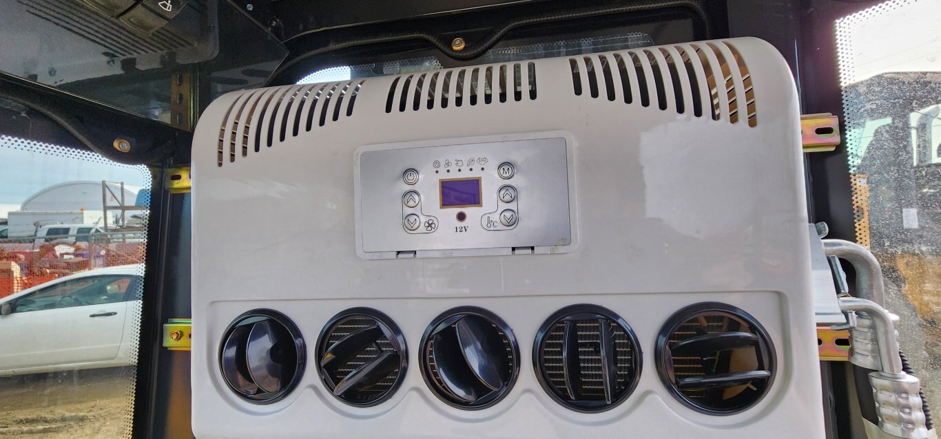 2024 AGT QK18RXS C Mini Excavator