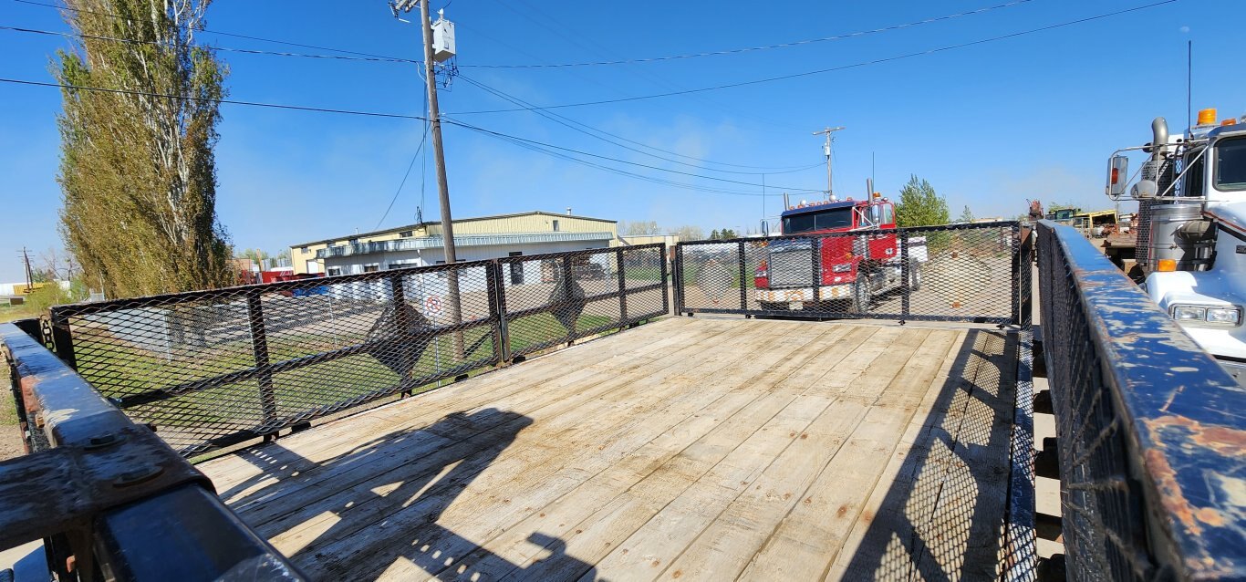 2009 Peterbilt 335 Sleeper Boom Truck S/A