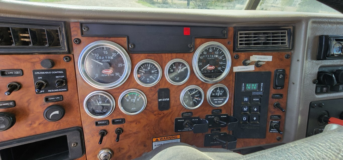 2009 Peterbilt 335 Sleeper Boom Truck S/A