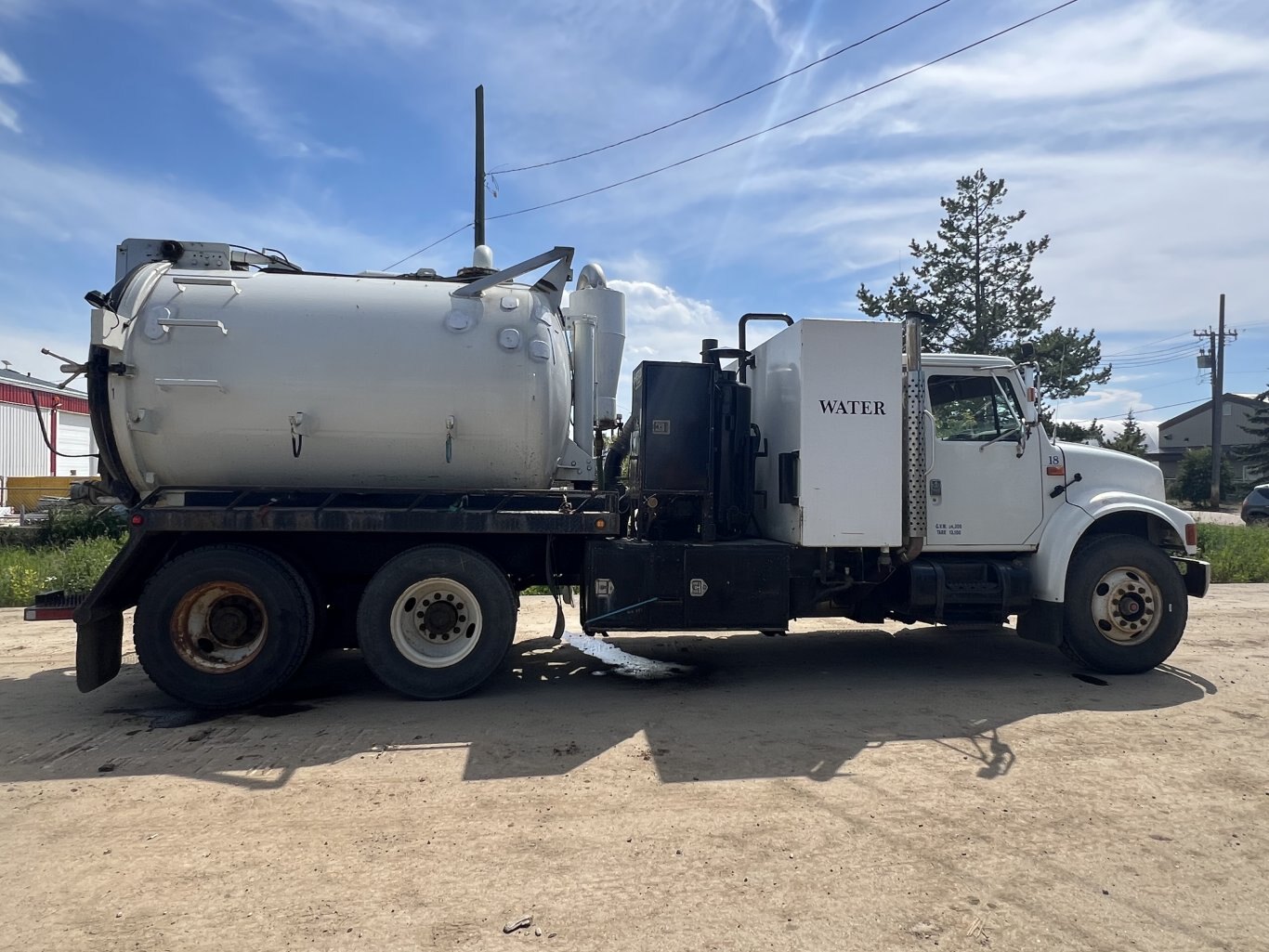 2001 International F4900 6x4 Vacuum Tanker Truck w/ 2008 Westech